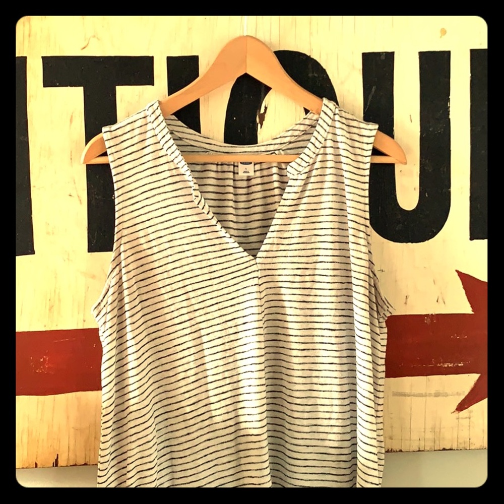 Old Navy Split Neck Sleeveless Tunic